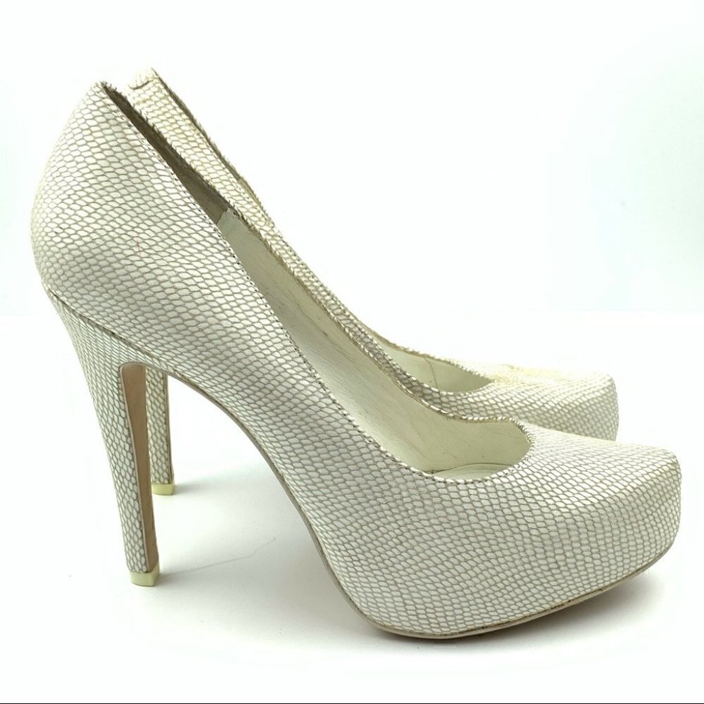 Bcbgeneration heels 7.5 37.5 parade white leather